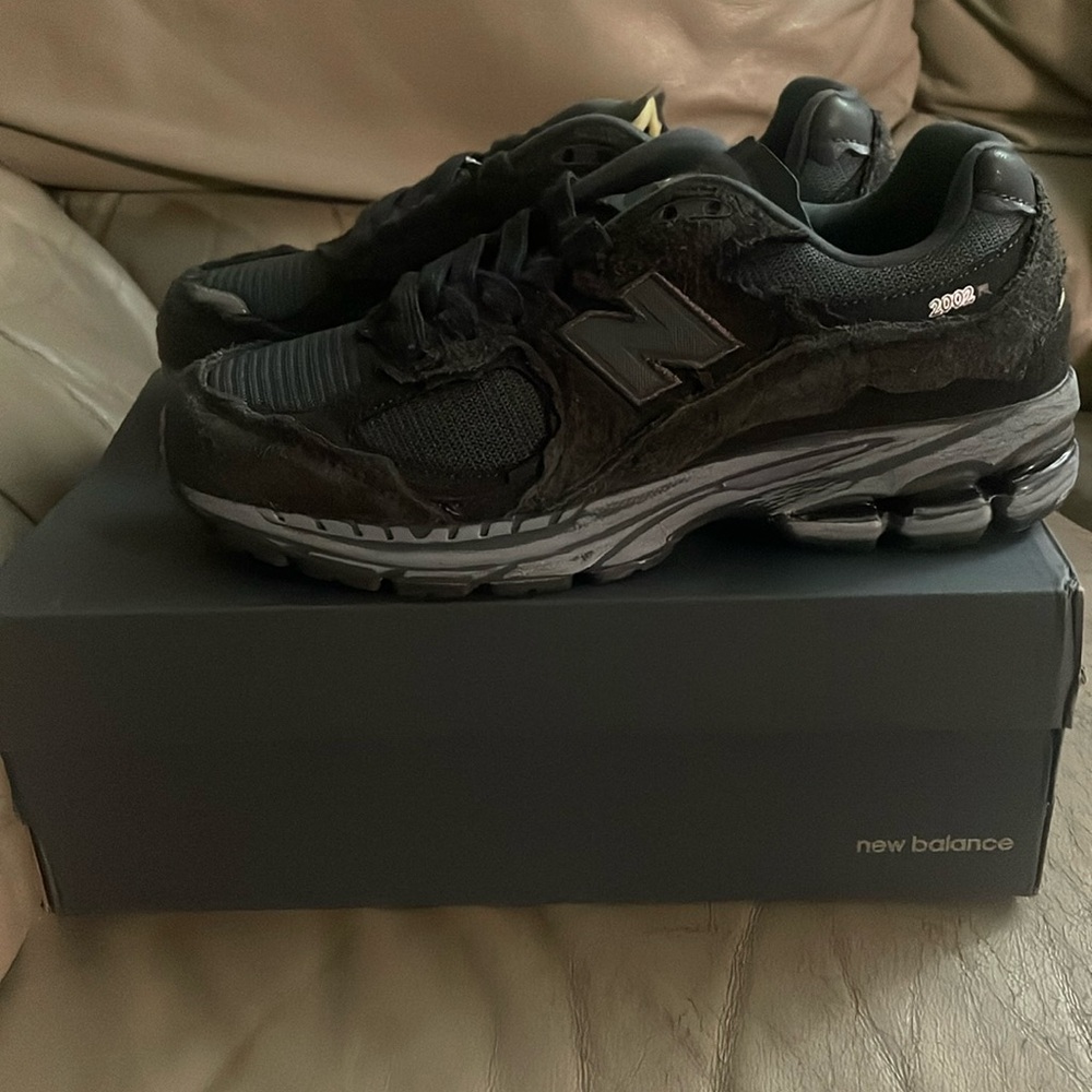 Never worn New Balance 2002R phantom black Size 9 - Picture 1 of 4